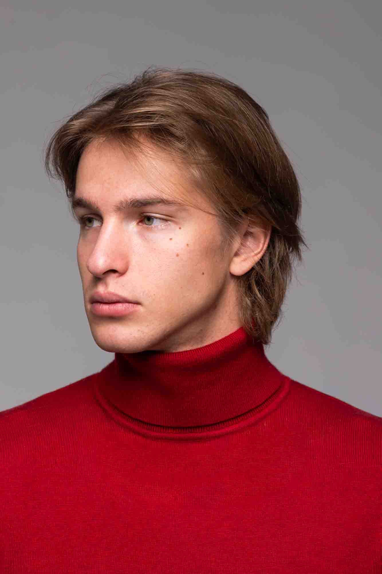Wine turtleneck