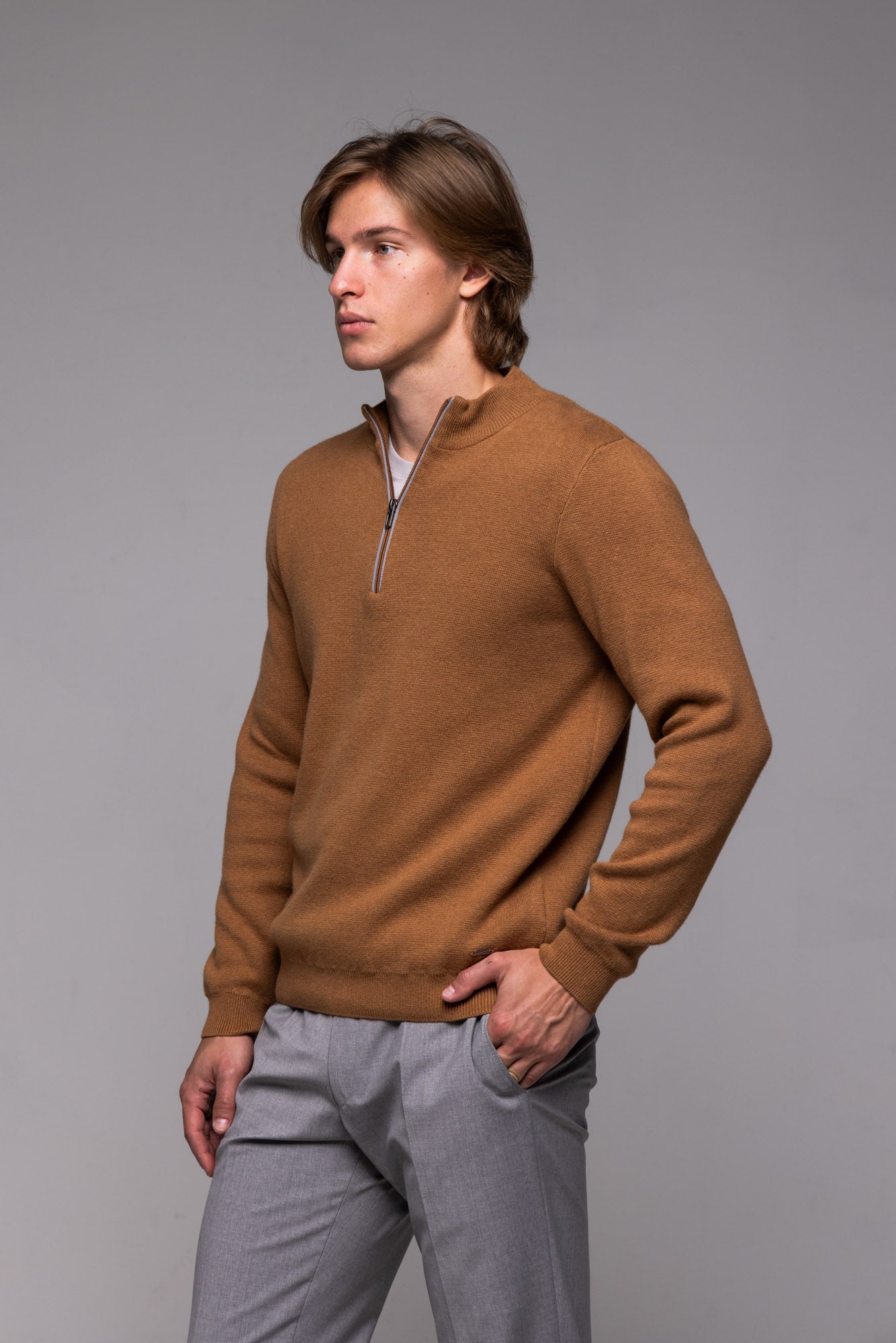 Brown pullover with zipper