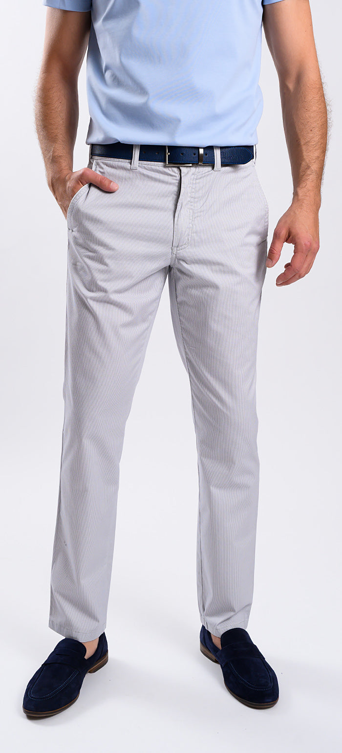 Beige chinos with a rooster print