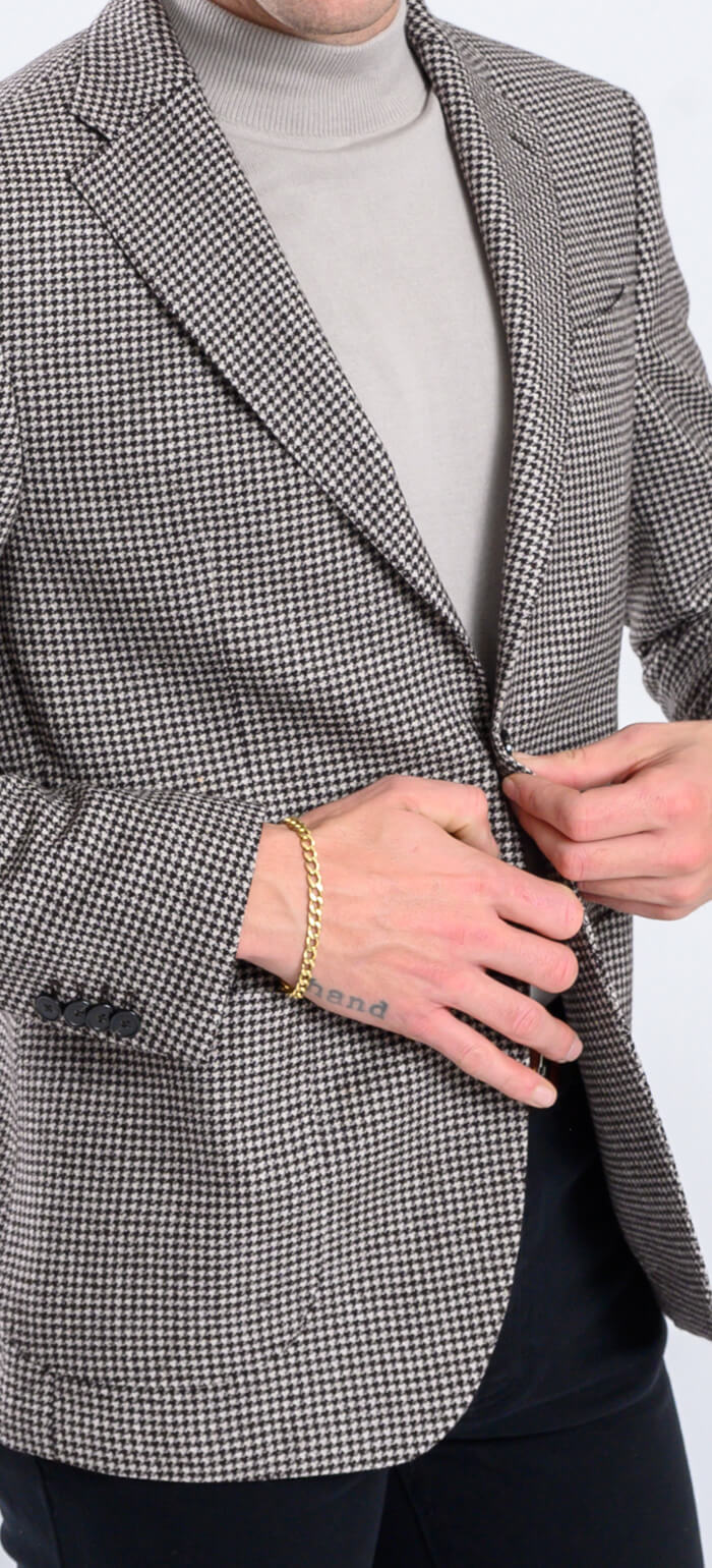 Beige-brown wool jacket with a rooster's foot pattern