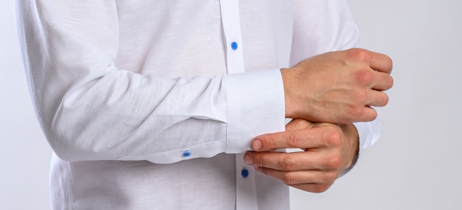 White linen Extra Slim Fit shirt with blue buttons