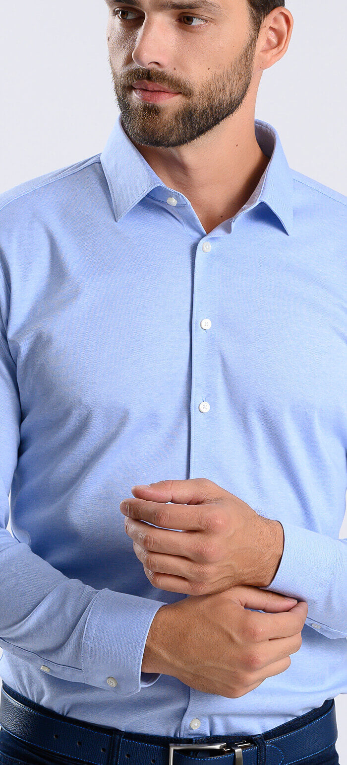 Light blue stretch Extra Slim Fit shirt with anti-wrinkle treatment