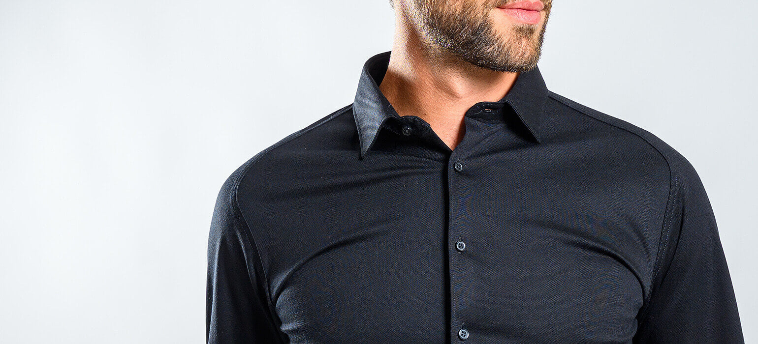 Black stretch Extra Slim Fit shirt with anti-wrinkle treatment