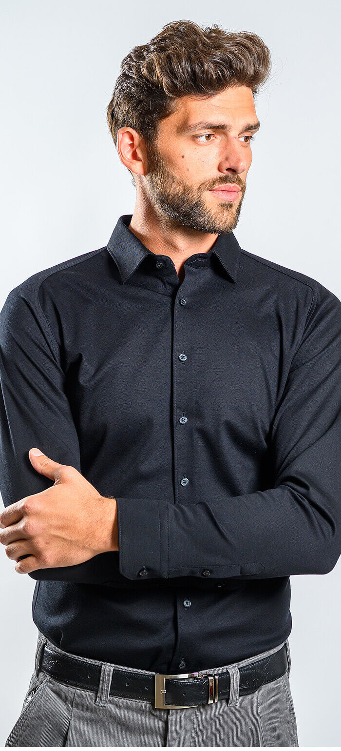Black stretch Extra Slim Fit shirt with anti-wrinkle treatment