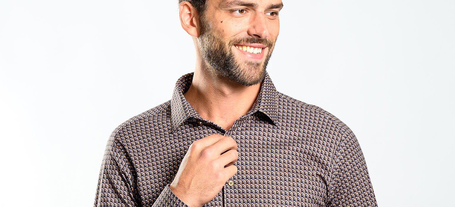 Brown stretch Extra Slim Fit shirt with anti-wrinkle treatment