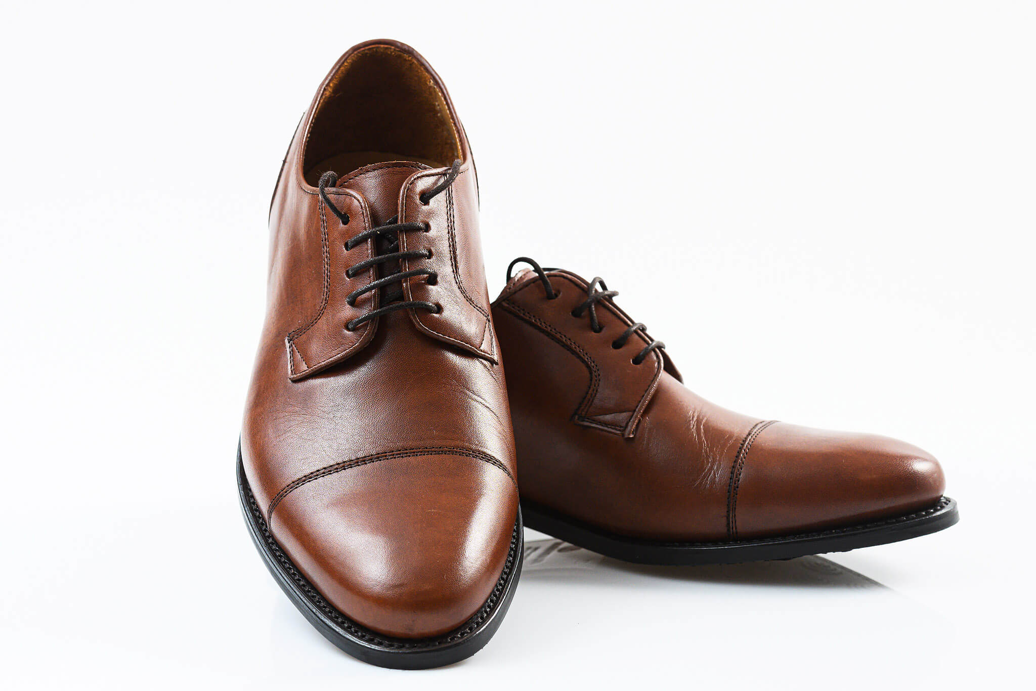 Brown frame leather shoes