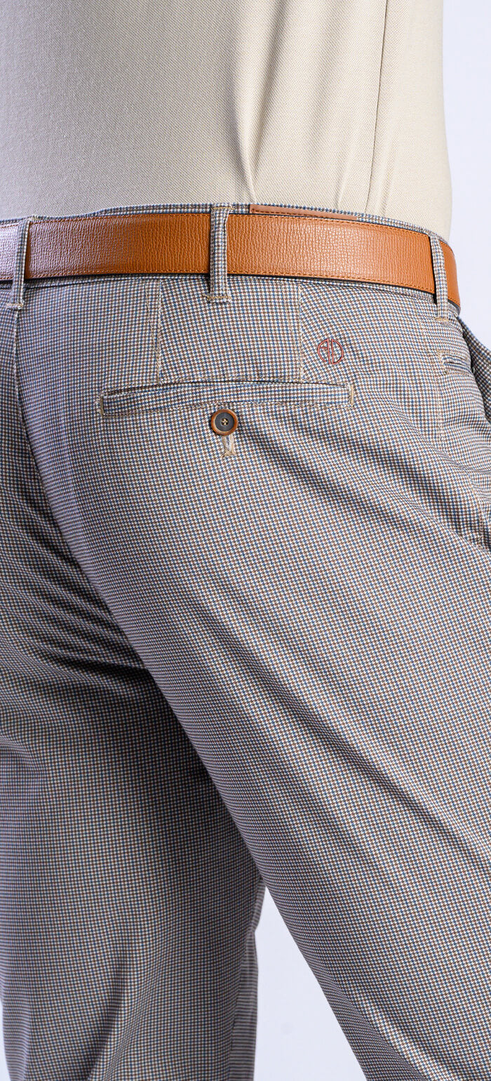 Brown-beige pepito chinos