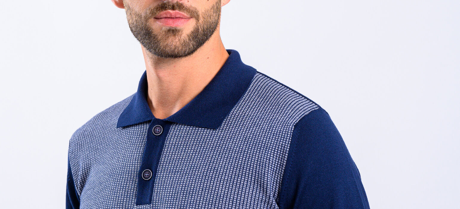 Blue knitted polo shirt with gray pattern