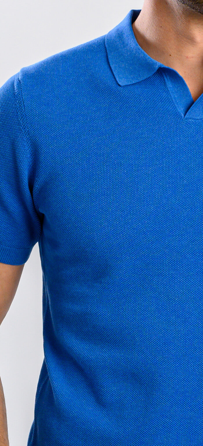 Blue knitted polo shirt without buttons