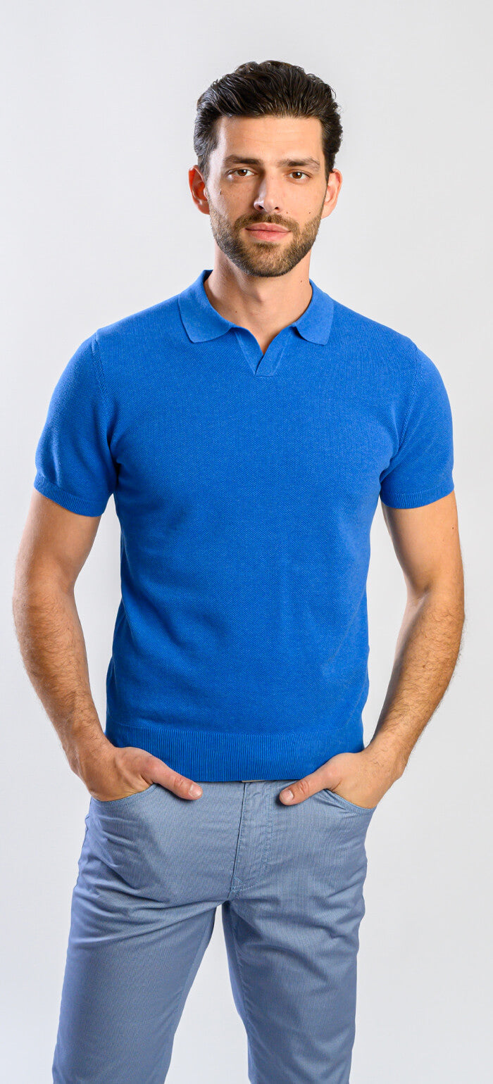 Blue knitted polo shirt without buttons