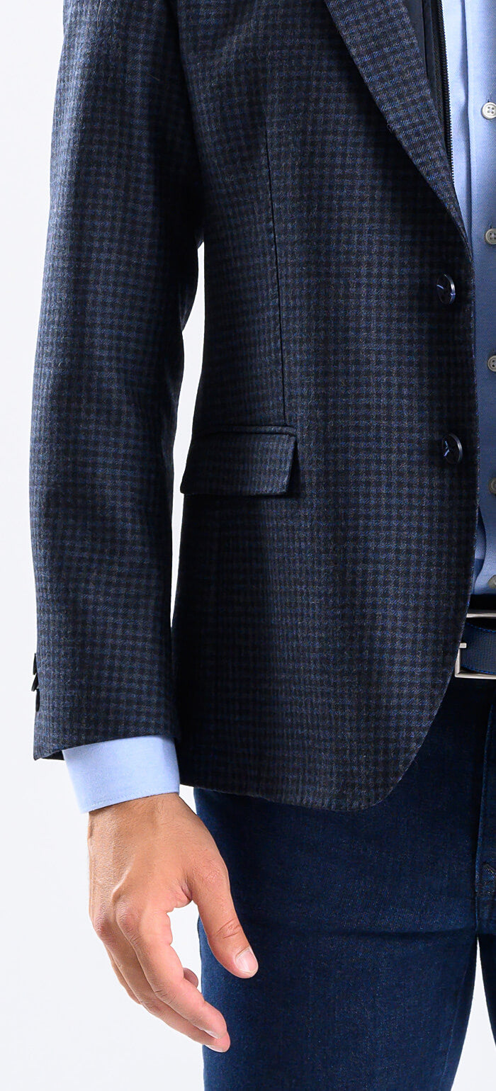 Blue blazer with small check pattern and removable insert, size XL