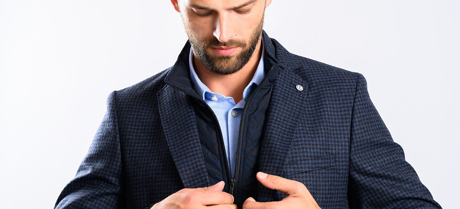 Blue blazer with a small check pattern and a removable insert