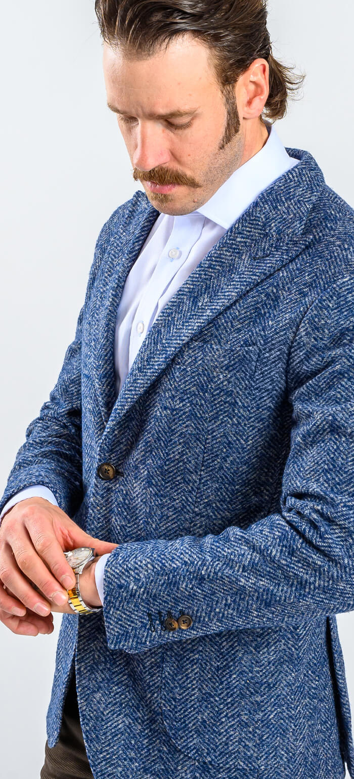 Blue jacket with a rooster print