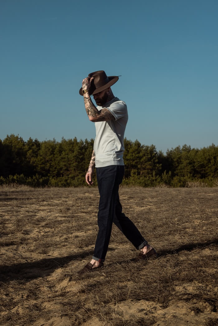 Grey-blue T-shirt with patent