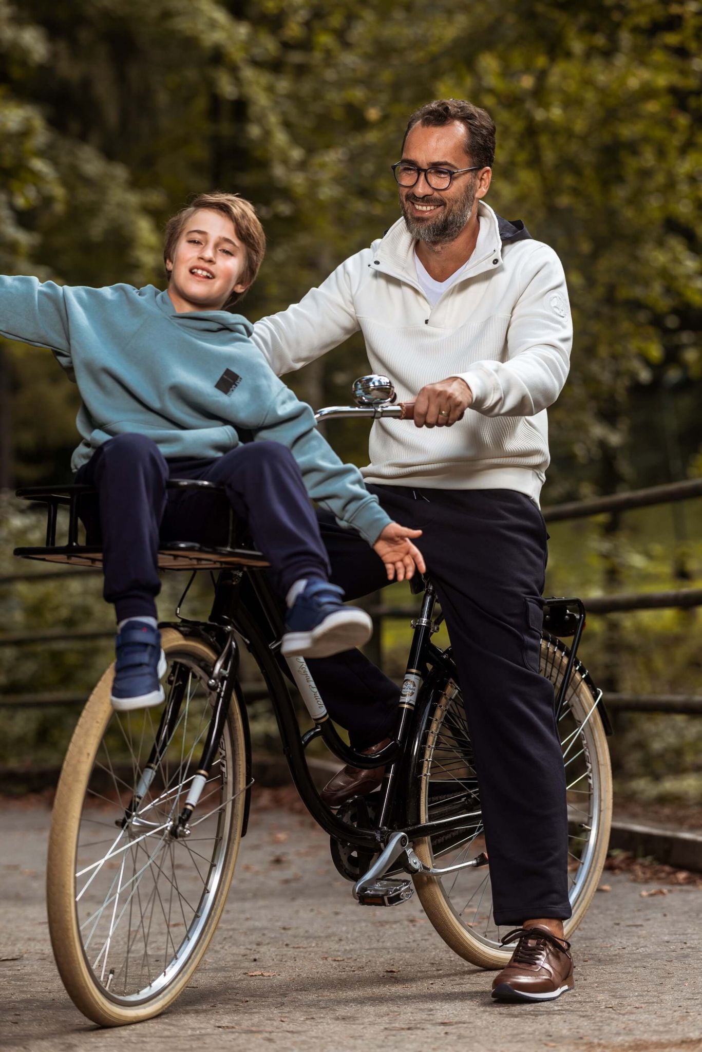 Navy blue pocket sweatpants