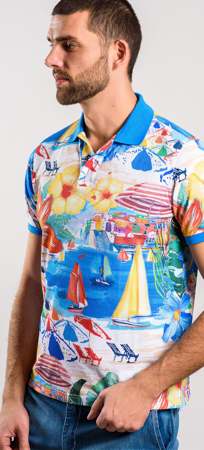 Distinctive polo shirt with beach pattern