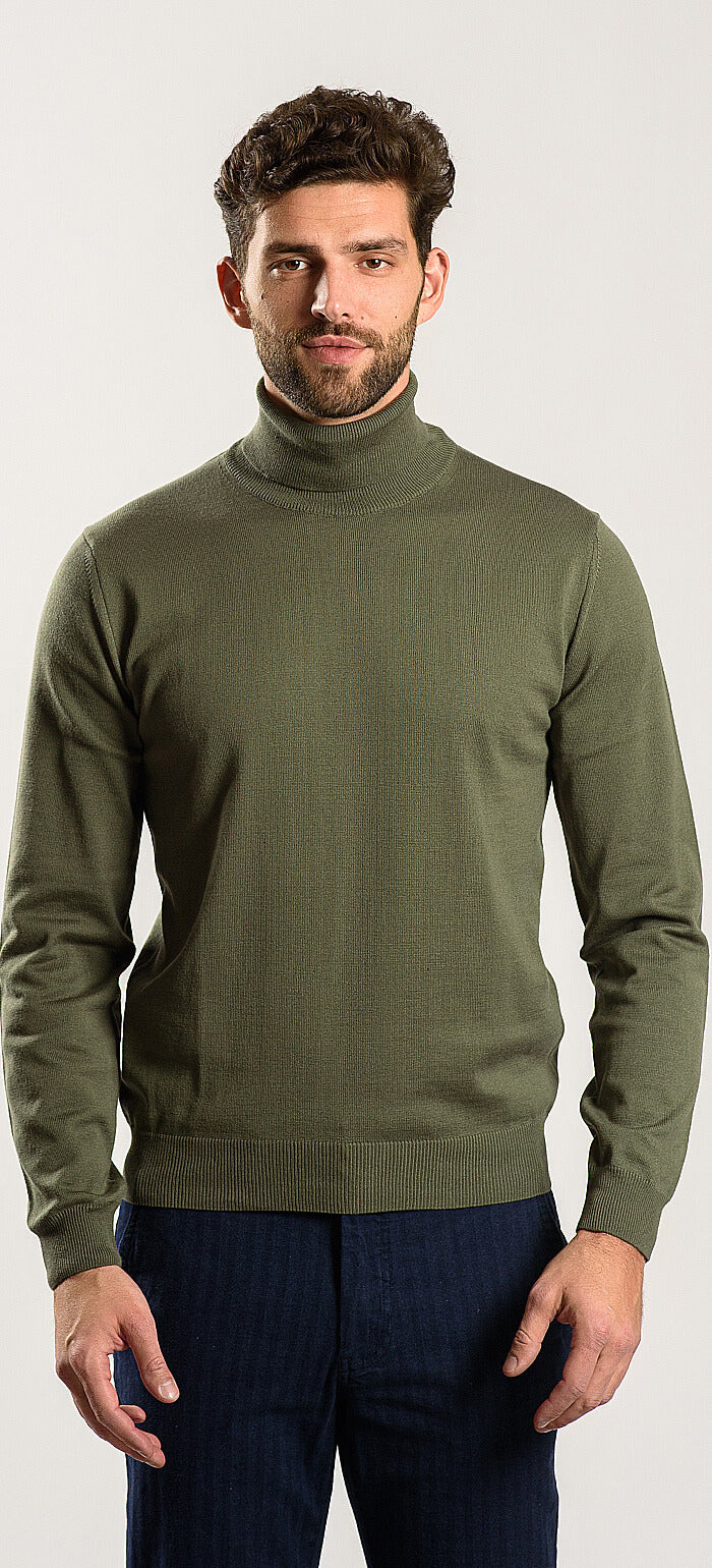 Green cotton turtleneck