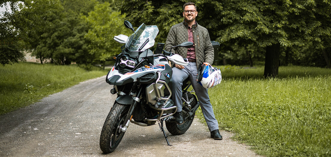 Náš zákazník, náš model – milovník motorky Ján