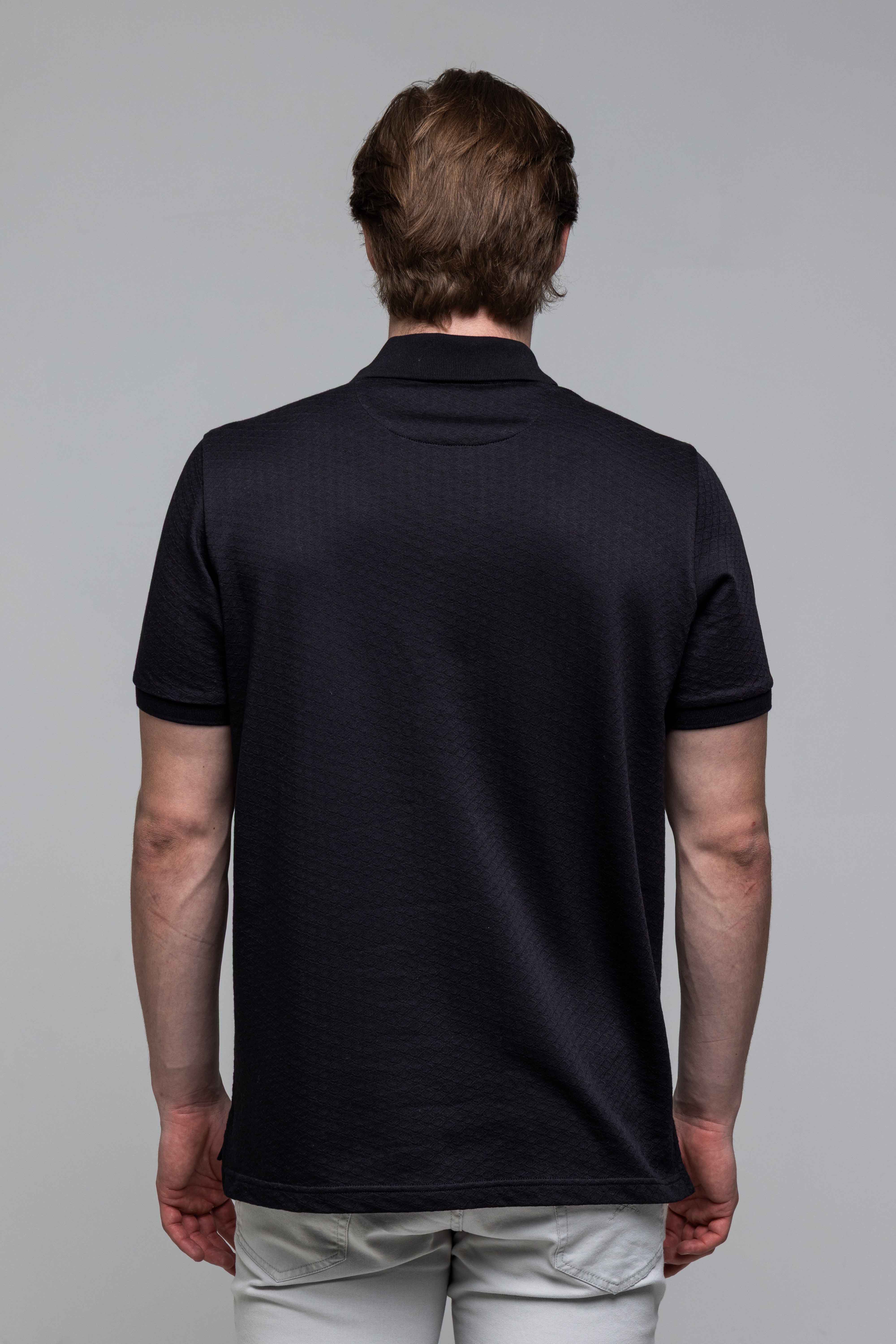 Čierna polokošeľa s vlastným vzorom