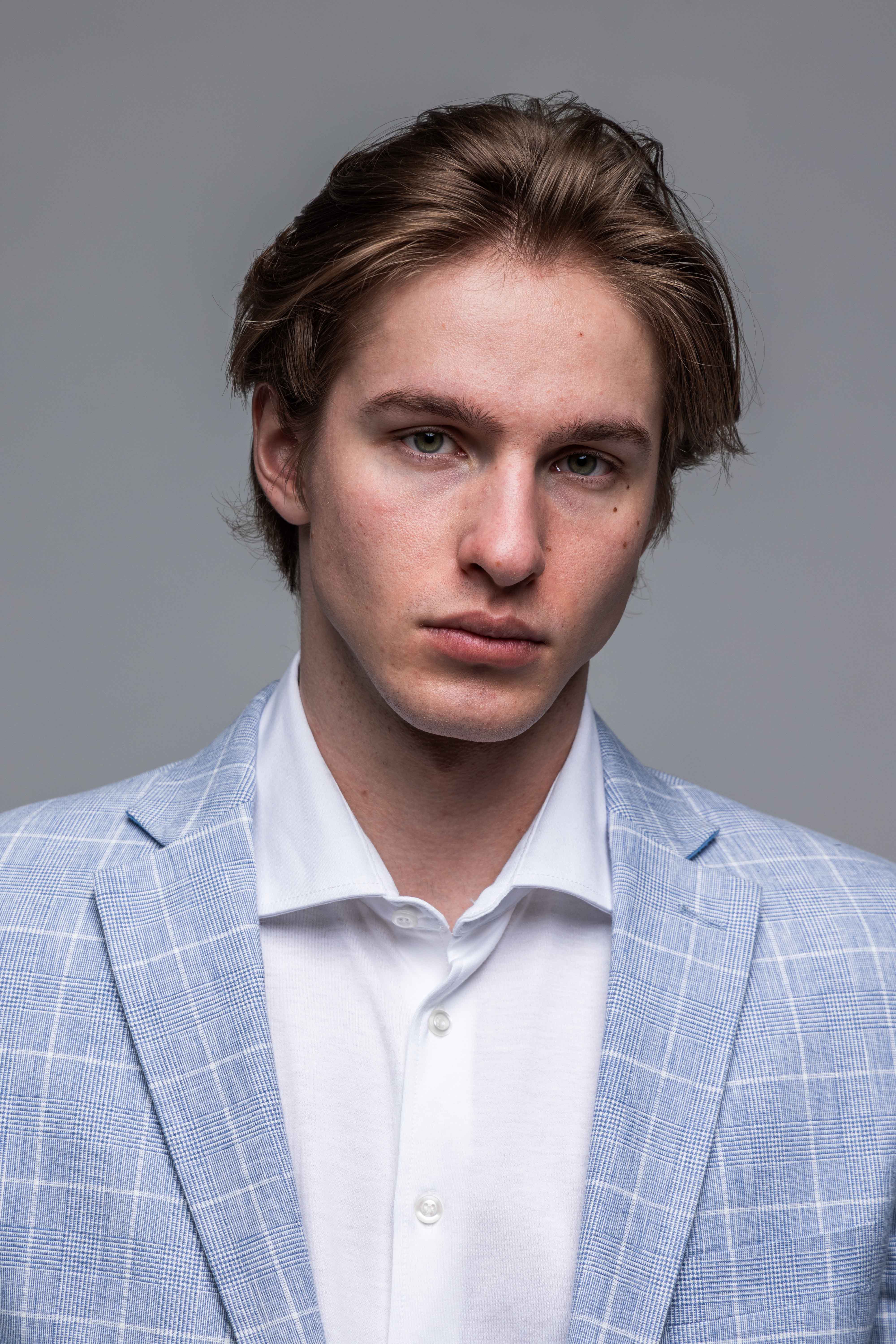 Bledomodré ľanové Slim Fit sako s bielym károm