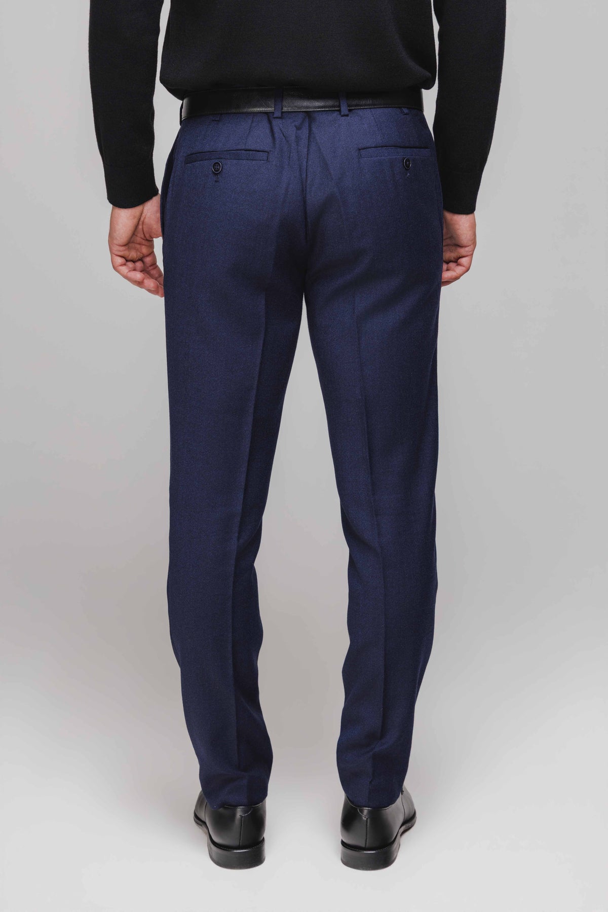 Modrý Slim Fit oblek s čiernymi akcentmi