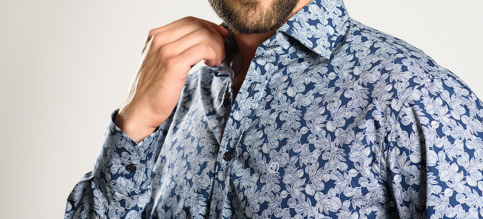 Navy Blue Extra Slim Fit Shirt with a Bold Pattern